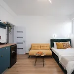 Bienvenue Studio-walking Distance To Old Town By Chr Luxury Lejlighed *