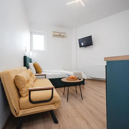 Bienvenue Studio-walking Distance To Old Town By Chr Luxury