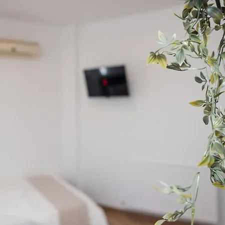 Bienvenue Studio-walking Distance To Old Town By Chr Luxury Apartament Bukareszt
